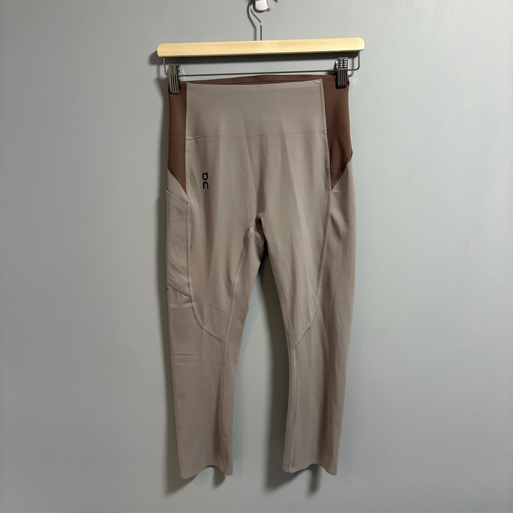 Run On Clouds - Movement 3/4 Tights